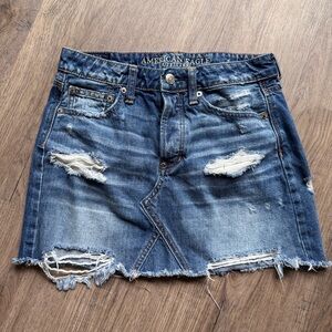 American Eagle Outfitters Ripped Denim Mini Skirt Vintage - Size 2